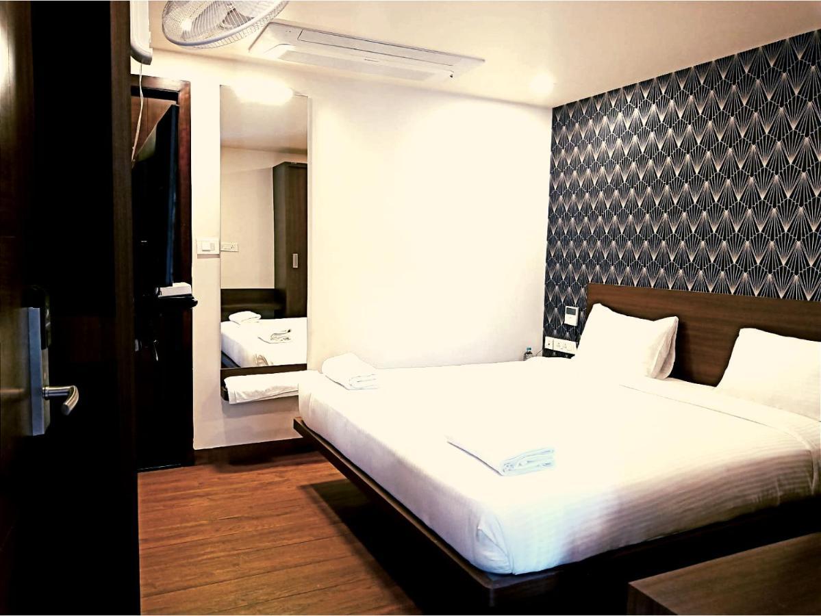 קוימבטור Hotel Vintage Castle מראה חיצוני תמונה