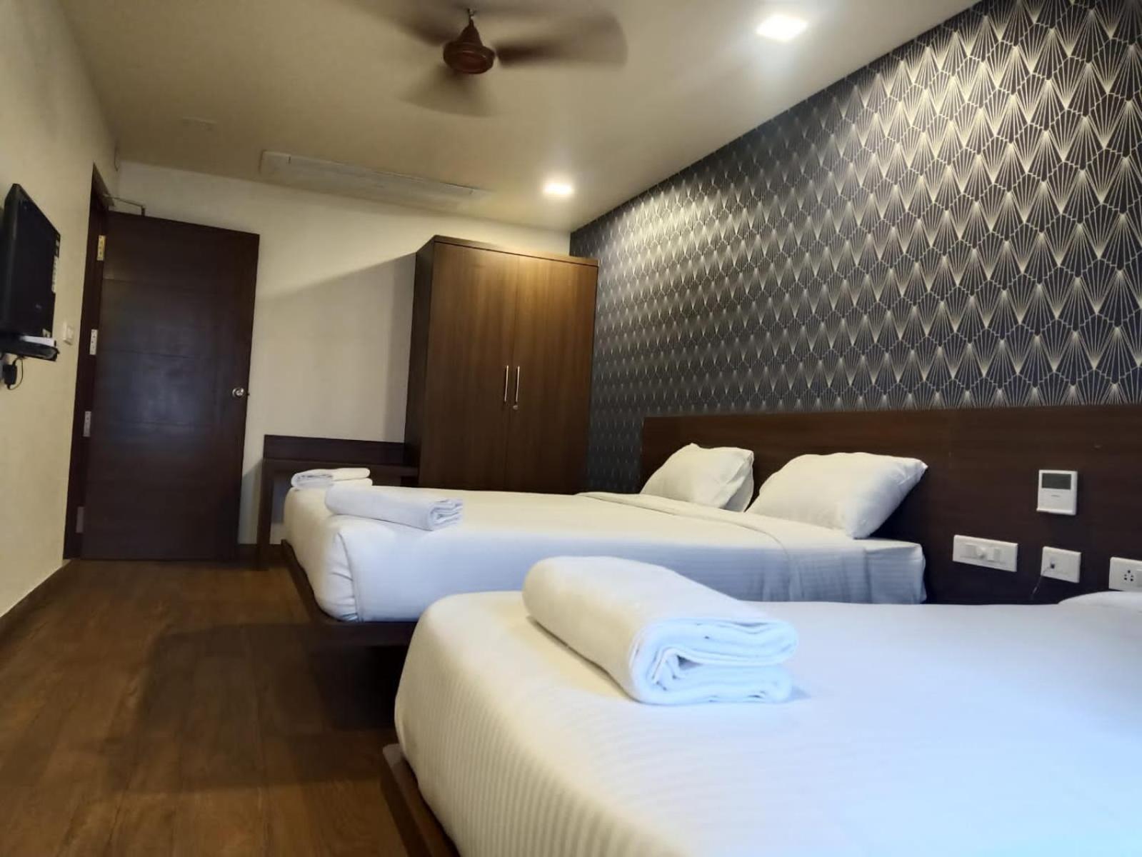 קוימבטור Hotel Vintage Castle מראה חיצוני תמונה